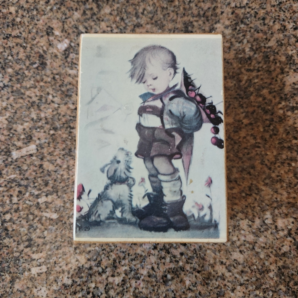 Vintage Wooden Fuji Wind Up Music Box Hummel Art Picture 🎶 Somewhere My Love 🎶